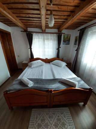 Гостевой дом Tihuța Retreat Пьятра-Фантанеле Бюджетный двухместный номер с 1 кроватью-6